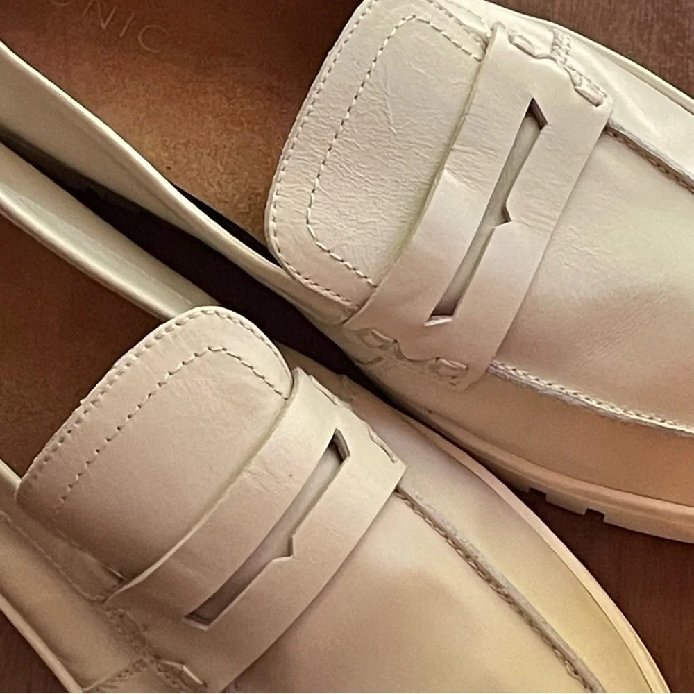 Vionic Uptown Loafer – Size 9.5 Wide (Cream, Bone / Off-White) – BD-12-2023 9.5W